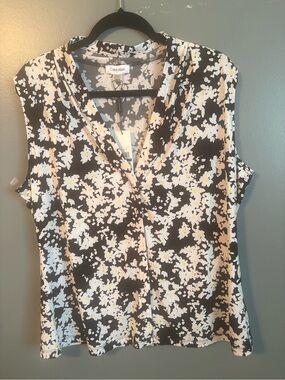 Calvin Klein Black Floral V-Neck Sleeveless Top